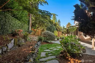 1425 Broadmoor Dr E, Seattle, WA 98112 - Photo 23