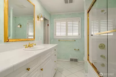 1425 Broadmoor Drive E, Seattle, WA 98112 - Photo 15