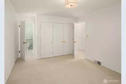 1425 Broadmoor Drive E, Seattle, WA 98112 - Photo 17