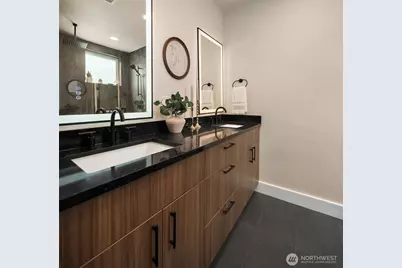 908 15th Avenue #B, Seattle, WA 98122 - Photo 9