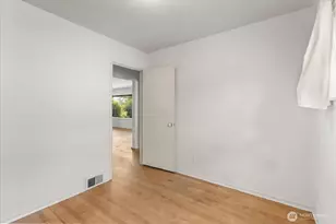 12286 Shorewood Dr SW, Seattle, WA 98146 - Photo 17