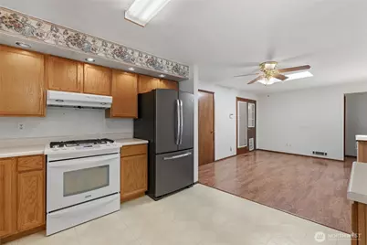 2904 11th Street SE, Puyallup, WA 98374 - Photo 11
