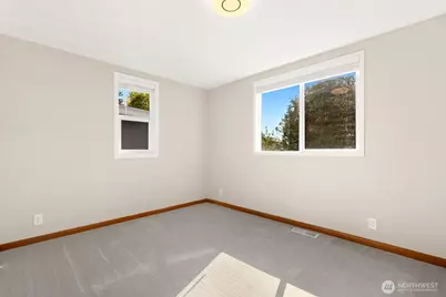 5563 Kenwood Place N, Seattle, WA 98103 - Photo 17