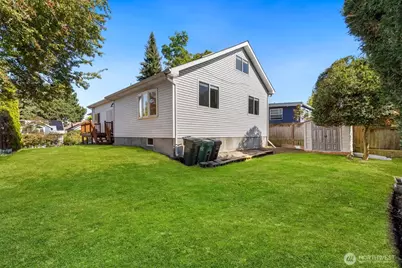 5563 Kenwood Place N, Seattle, WA 98103 - Photo 27