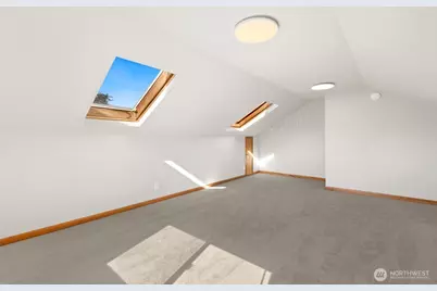 5563 Kenwood Place N, Seattle, WA 98103 - Photo 21