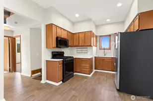 5563 Kenwood Pl N, Seattle, WA 98103 - Photo 13