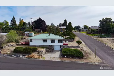 121 SW State St, Tonasket, WA 98855 - Photo 25