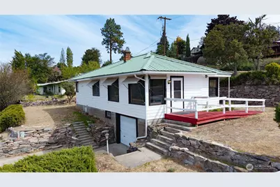 121 SW State St, Tonasket, WA 98855 - Photo 1