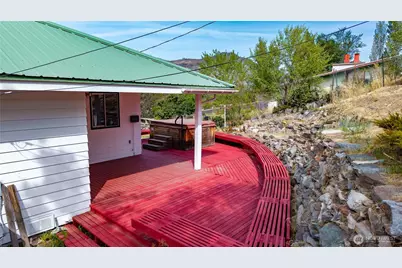 121 SW State St, Tonasket, WA 98855 - Photo 21
