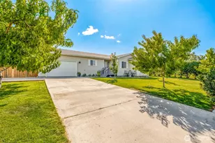 250 J St NE, Ephrata, WA 98823 - Photo 3