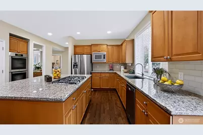 132 247th Avenue SE, Sammamish, WA 98074 - Photo 11