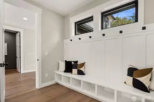 8040 Forest Dr NE, Seattle, WA 98115 - Photo 19