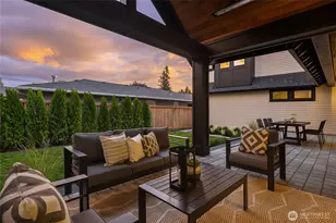8040 Forest Dr NE, Seattle, WA 98115 - Photo 13