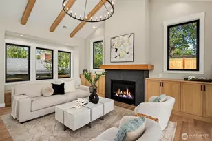 8040 Forest Dr NE, Seattle, WA 98115 - Photo 5