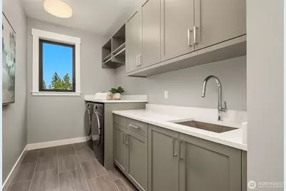 8040 Forest Drive NE, Seattle, WA 98115 - Photo 31