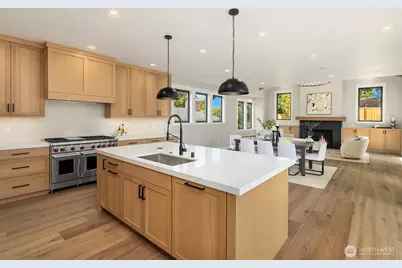 8040 Forest Drive NE, Seattle, WA 98115 - Photo 9