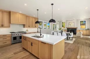 8040 Forest Dr NE, Seattle, WA 98115 - Photo 9