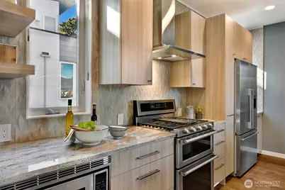 6533 34th Avenue SW #B, Seattle, WA 98126 - Photo 9