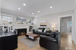 4812 Aurora Ave N, Seattle, WA 98103 - Photo 3