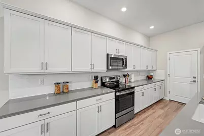 15402 174th Avenue Ct E, Bonney Lake, WA 98391 - Photo 13