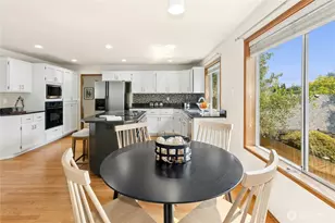 17102 NE 37th Pl, Bellevue, WA 98008 - Photo 11