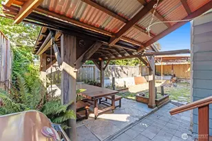 712 NW 65th St, Seattle, WA 98117 - Photo 21