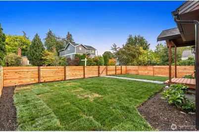 5817 56th Avenue NE, Seattle, WA 98105 - Photo 9