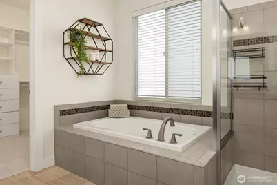 1703 NE Falls Drive, Issaquah, WA 98029 - Photo 19