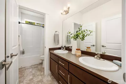 1703 NE Falls Drive, Issaquah, WA 98029 - Photo 25