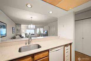401 100th Ave NE, Bellevue, WA 98004 - Photo 13