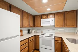 401 100th Ave NE, Bellevue, WA 98004 - Photo 11