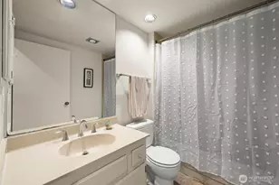 401 100th Ave NE, Bellevue, WA 98004 - Photo 19