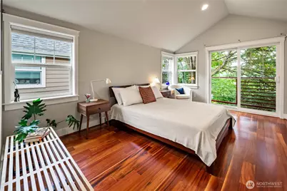 128 B 25th Avenue E, Seattle, WA 98112 - Photo 11