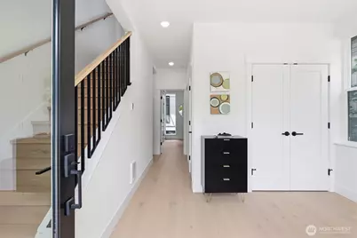 2019 Minor Avenue E, Seattle, WA 98102 - Photo 5