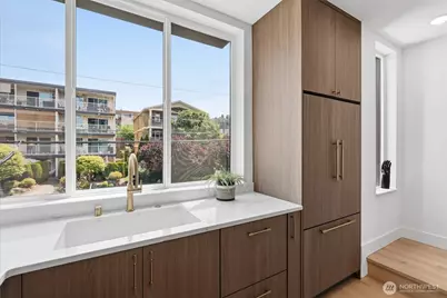 2019 Minor Avenue E, Seattle, WA 98102 - Photo 17