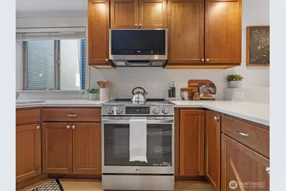 8554 A Mary Avenue NW, Seattle, WA 98117 - Photo 9