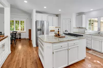 8140 Evergreen Lane, Mercer Island, WA 98040 - Photo 13