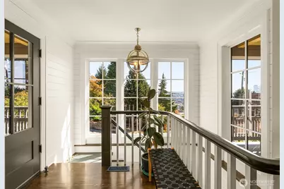 1107 4th Avenue N, Seattle, WA 98109 - Photo 7