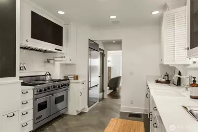 1107 4th Avenue N, Seattle, WA 98109 - Photo 15