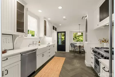 1107 4th Avenue N, Seattle, WA 98109 - Photo 13