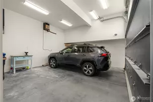 1107 4th Ave N, Seattle, WA 98109 - Photo 37