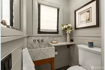 1107 4th Avenue N, Seattle, WA 98109 - Photo 21