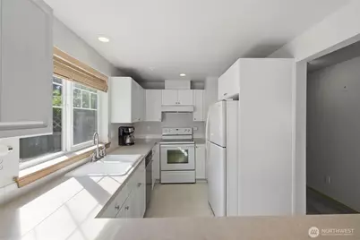 1160 Monroe Avenue NE #A2, Renton, WA 98056 - Photo 7