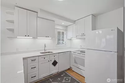 4259 Greenwood Avenue N, Seattle, WA 98103 - Photo 11