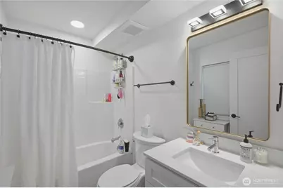 4259 Greenwood Avenue N, Seattle, WA 98103 - Photo 15