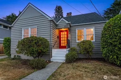 5510 43rd Avenue NE, Seattle, WA 98105 - Photo 1