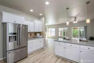 18421 115th Ave E, Puyallup, WA 98374 - Photo 7