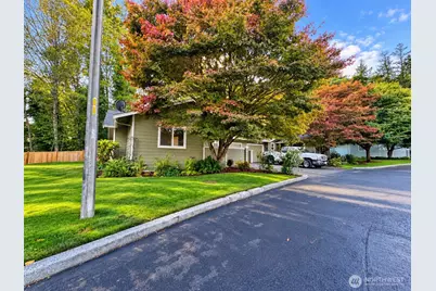 911 NW Leisure Lane, Bremerton, WA 98311 - Photo 3