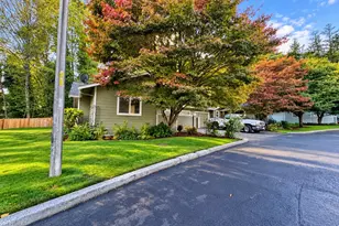 911 NW Leisure Ln, Bremerton, WA 98311 - Photo 3