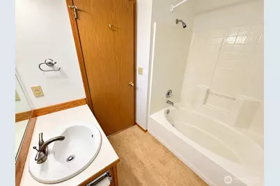 911 NW Leisure Lane, Bremerton, WA 98311 - Photo 15
